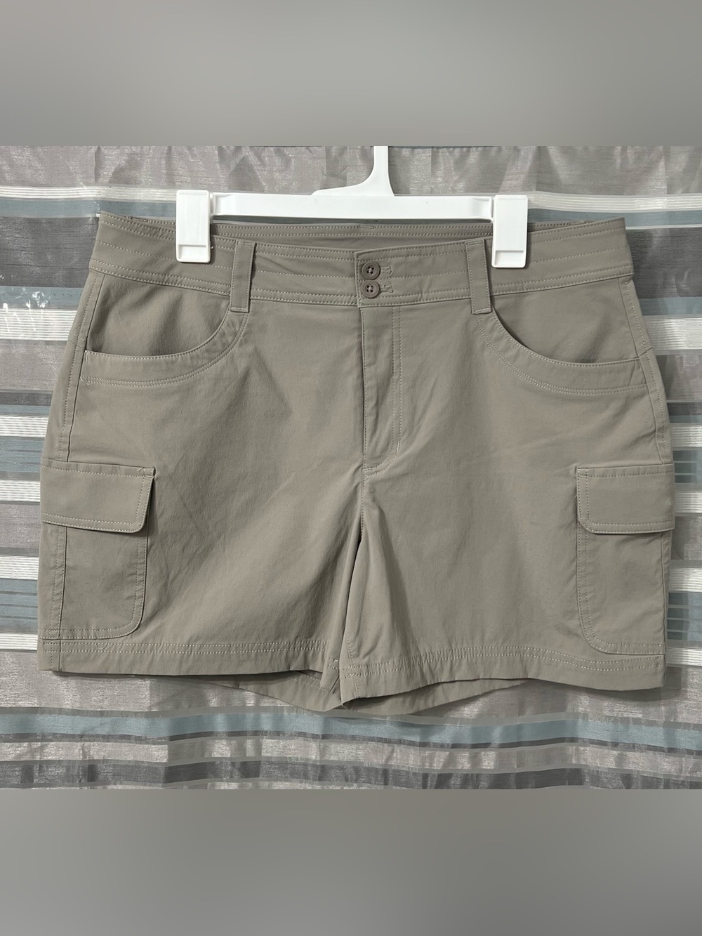 Eddie Bauer Women’s Utility Cargo Shorts - Taupe